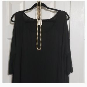 2 Pretty open shoulder tops